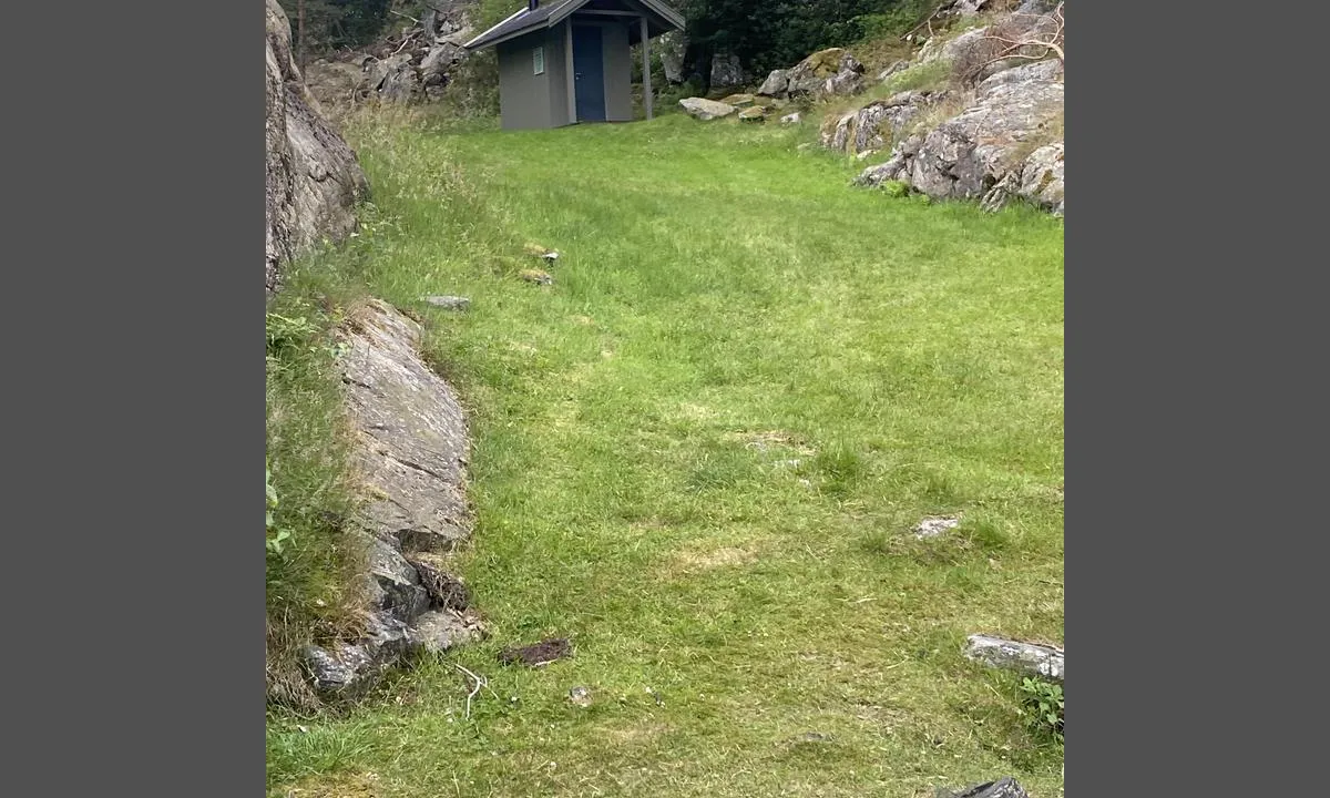 Prestøya - Kristiansand: {"base": "no", "no": "Rent og fint toalett i omr\u00e5det", "se": "Rent och fint toalett i omr\u00e5det", "en": "Clean and neat toilet in the area", "da": "Rent og p\u00e6nt toilet i omr\u00e5det", "fr": "Toilettes propres et bien entretenues dans la zone", "de": "Saubere und ordentliche Toilette im Bereich", "es": "Ba\u00f1o limpio y ordenado en el \u00e1rea", "it": "Bagno pulito e ordinato nell'area", "pt": "Instala\u00e7\u00e3o sanit\u00e1ria limpa e arrumada na \u00e1rea", "nl": "Schoon en netjes toilet in de omgeving", "pl": "Czysta i schludna toaleta na terenie", "uk": "\u0427\u0438\u0441\u0442\u0438\u0439 \u0456 \u043e\u0445\u0430\u0439\u043d\u0438\u0439 \u0442\u0443\u0430\u043b\u0435\u0442 \u0443 \u0446\u044c\u043e\u043c\u0443 \u0440\u0430\u0439\u043e\u043d\u0456", "ro": "Toalet\u0103 curat\u0103 \u0219i bine \u00eentre\u021binut\u0103 \u00een zon\u0103", "tr": "B\u00f6lgede temiz ve g\u00fczel bir tuvalet vard\u0131r", "el": "\u039a\u03b1\u03b8\u03b1\u03c1\u03ae \u03ba\u03b1\u03b9 \u03c4\u03b1\u03ba\u03c4\u03bf\u03c0\u03bf\u03b9\u03b7\u03bc\u03ad\u03bd\u03b7 \u03c4\u03bf\u03c5\u03b1\u03bb\u03ad\u03c4\u03b1 \u03c3\u03c4\u03b7\u03bd \u03c0\u03b5\u03c1\u03b9\u03bf\u03c7\u03ae", "cs": "\u010cist\u00e1 a p\u011bkn\u00e1 toaleta v oblasti", "hu": "Tiszta \u00e9s rendezett WC a k\u00f6rny\u00e9ken", "fi": "Puhtaat ja siistit wc:t alueella", "bg": "\u0427\u0438\u0441\u0442\u0430 \u0438 \u043f\u043e\u0434\u0434\u044a\u0440\u0436\u0430\u043d\u0430 \u0442\u043e\u0430\u043b\u0435\u0442\u043d\u0430 \u0432 \u0440\u0430\u0439\u043e\u043d\u0430", "sr": "\u010cist i uredan toalet u podru\u010dju", "et": "Puhtad ja korras tualetid piirkonnas", "lv": "T\u012bra un sakopta tualete teritorij\u0101", "lt": "\u0160vari ir tvarkinga tualetin\u0117 sritis"}