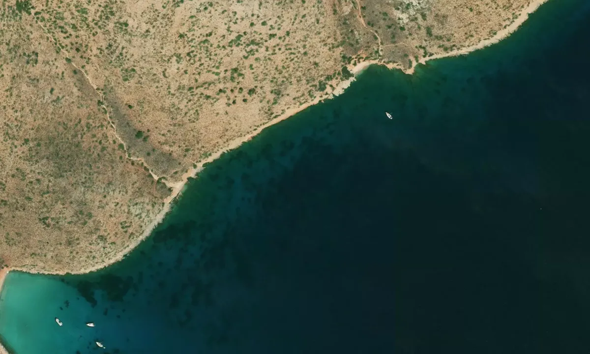 Flyfoto av Pserimos nord