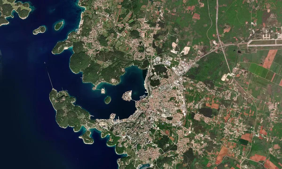 Flyfoto av Pula Bay