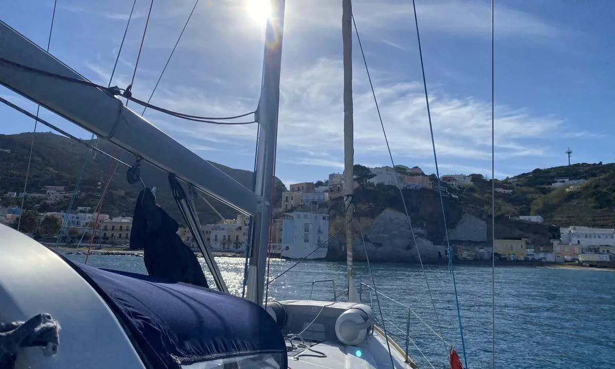 Punta Giancos: {"base": "en", "no": "Ankringsomr\u00e5de", "se": "Ankringsomr\u00e5de", "en": "Anchorage area", "da": "Ankerplads omr\u00e5de", "fr": "Zone de mouillage", "de": "Ankerplatz", "es": "\u00c1rea de fondeo", "it": "Zona d'ancoraggio", "pt": "\u00c1rea de ancoragem", "nl": "Ankergebied", "pl": "Obszar kotwiczenia", "uk": "\u0420\u0430\u0439\u043e\u043d \u044f\u043a\u043e\u0440\u043d\u043e\u0457 \u0441\u0442\u043e\u044f\u043d\u043a\u0438", "ro": "Zon\u0103 de ancorare", "tr": "Demirleme alan\u0131", "el": "\u03a7\u03ce\u03c1\u03bf\u03c2 \u03b1\u03b3\u03ba\u03c5\u03c1\u03bf\u03b2\u03cc\u03bb\u03b7\u03c3\u03b7\u03c2", "cs": "Oblast kotvi\u0161t\u011b", "hu": "Horgonyz\u00f3 ter\u00fclet", "fi": "Ankkurointialue", "bg": "\u0417\u043e\u043d\u0430 \u0437\u0430 \u043a\u043e\u0442\u0432\u0435\u043d\u0435", "sr": "Sidri\u0161te", "et": "Ankruala", "lv": "Enkura vieta", "lt": "\u0160vartavimosi zona"}