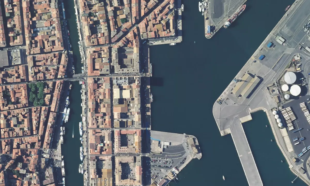 Flyfoto av Quai d'Algers