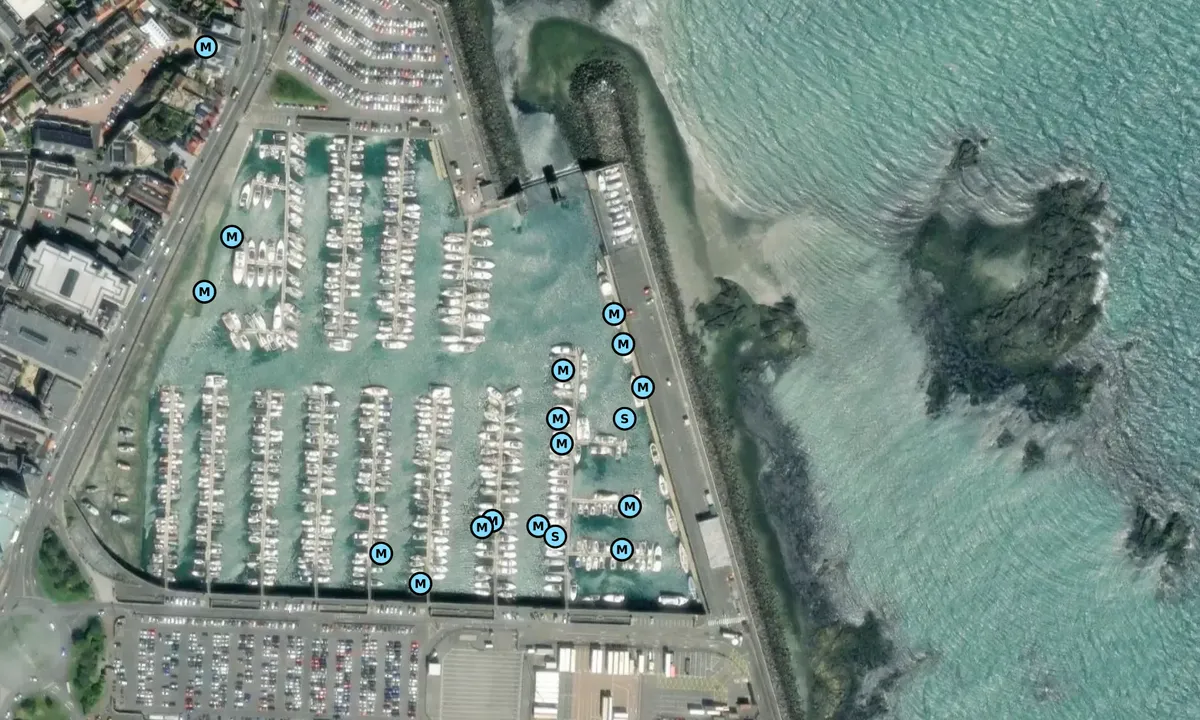 Flyfoto av Queen Elizabeth II Marina St Peter Port