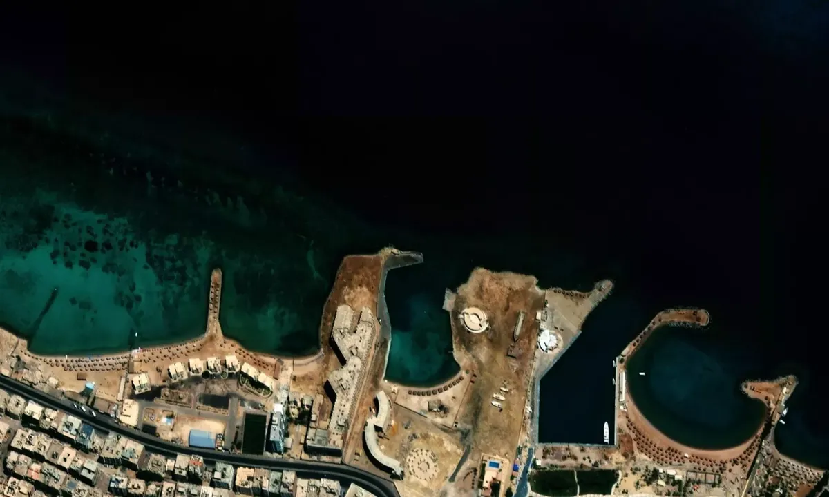 Satelite image of Queen ISIS Trimaran