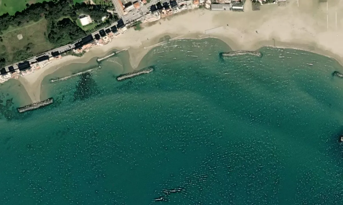 Flyfoto av Rada di Nettuno