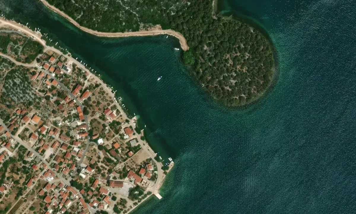 Satelite image of Raslina