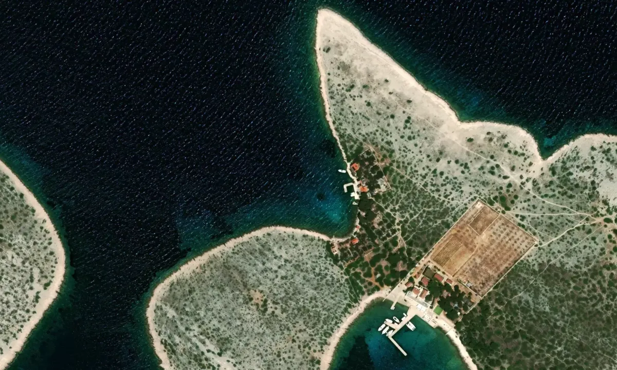 Flyfoto av Ravni Zacan nord