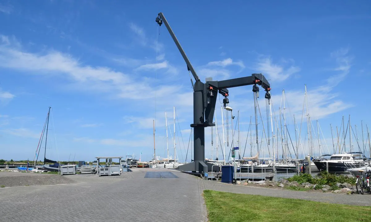 Regatta Center Medemblik: Løftekran