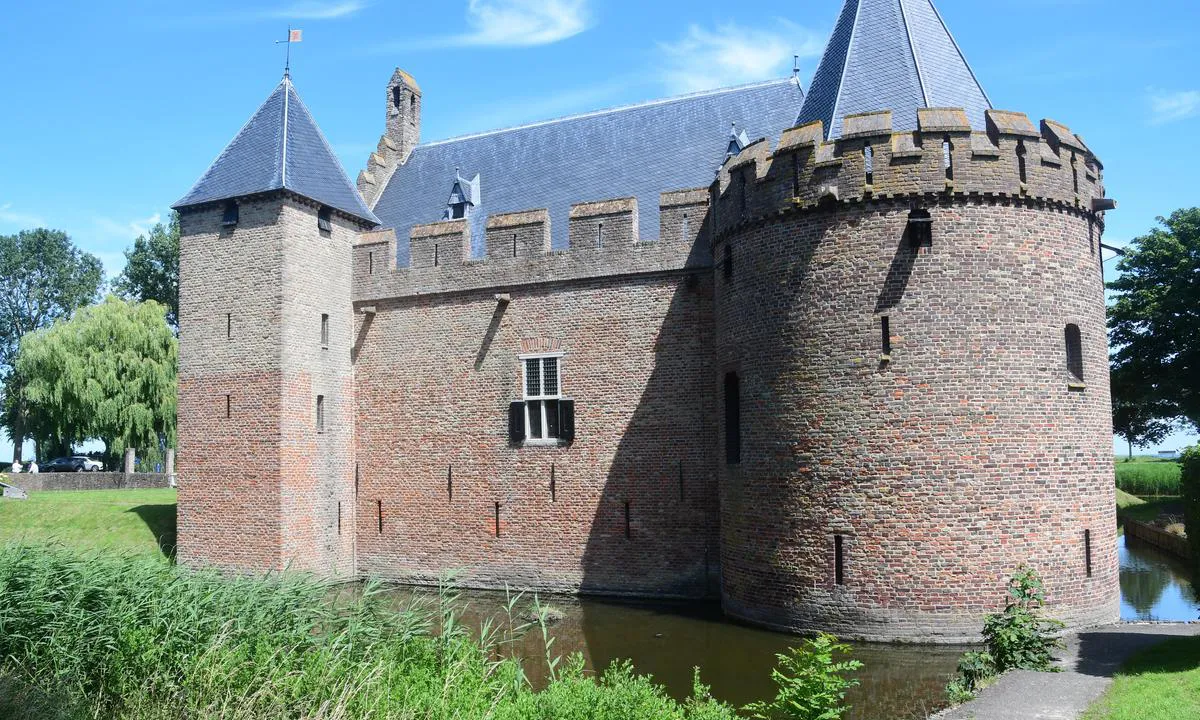 Regatta Center Medemblik: {"base": "en", "no": "Radboud slott", "se": "Radboud Slott", "en": "Radboud Castle", "da": "Radboud Slot", "fr": "Ch\u00e2teau Radboud", "de": "Burg Radboud", "es": "Castillo de Radboud", "it": "Castello di Radboud", "pt": "Castelo Radboud", "nl": "Kasteel Radboud", "pl": "Zamek Radboud", "uk": "\u0417\u0430\u043c\u043e\u043a \u0420\u0430\u0434\u0431\u043e\u0434", "ro": "Castelul Radboud", "tr": "Radboud Kalesi", "el": "\u039a\u03ac\u03c3\u03c4\u03c1\u03bf Radboud", "cs": "Hrad Radboud", "hu": "Radboud kast\u00e9ly", "fi": "Radboudin linna", "bg": "\u0417\u0430\u043c\u044a\u043a \u0420\u0430\u0434\u0431\u0430\u0443\u0434", "sr": "Tvr\u0111ava Radboud", "et": "Radboudi loss", "lv": "Radboudas pils", "lt": "Radboud pilis"}
