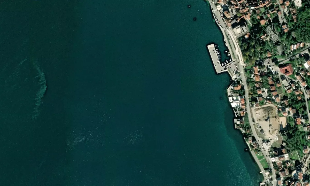 Flyfoto av Risan