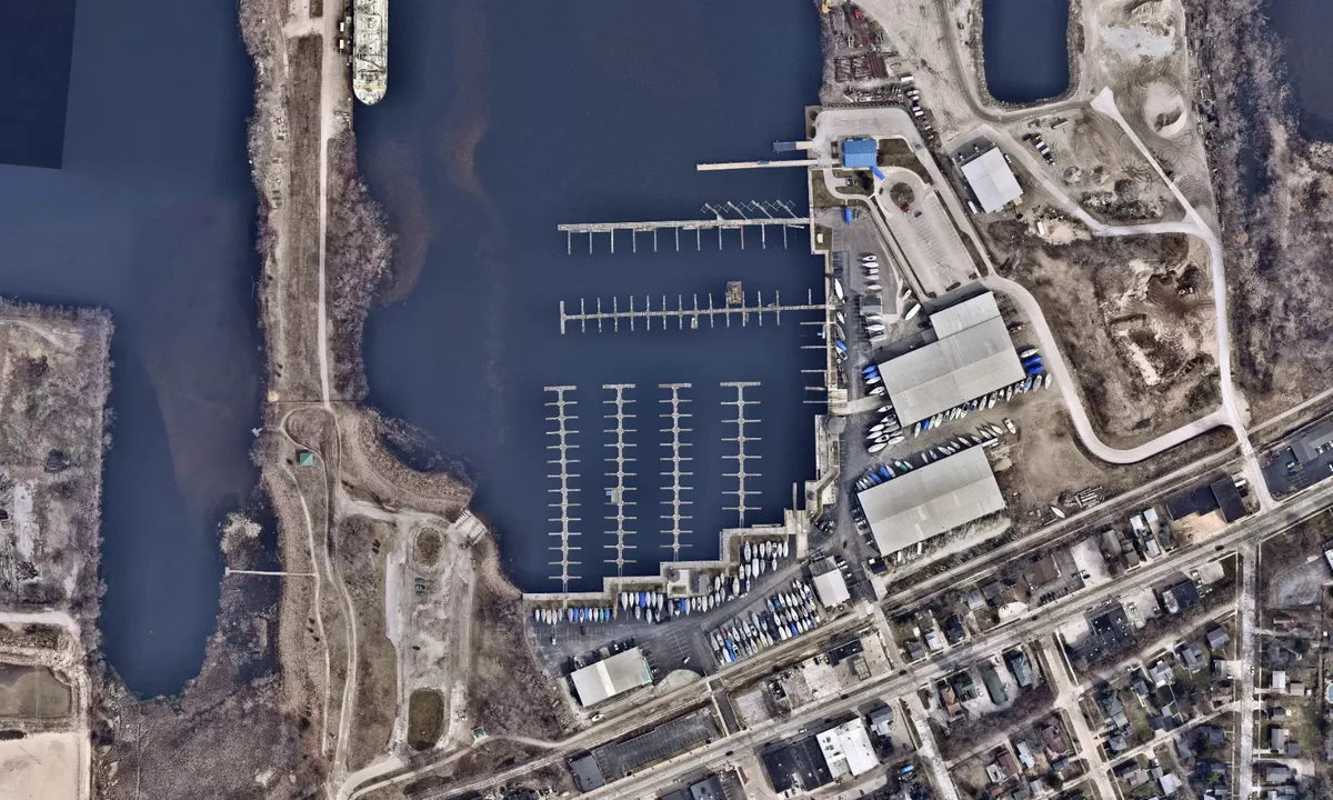 Flyfoto av Safe Harbor Great Lakes