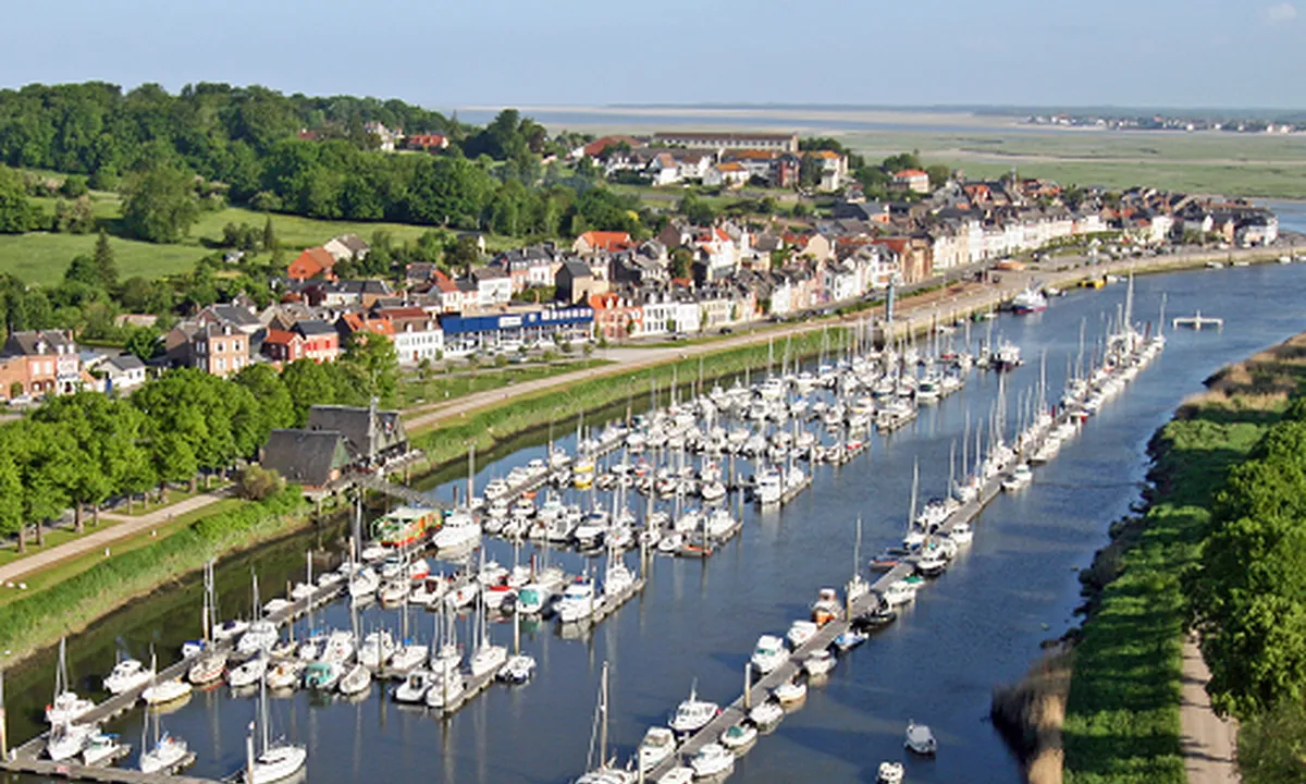 {"base": "en", "no": "Foto fra https://www.transeuropemarinas.com/marinas/saint-valery-en-caux/.", "se": "Foto fr\u00e5n https://www.transeuropemarinas.com/marinas/saint-valery-en-caux/.", "en": "Photo from https://www.transeuropemarinas.com/marinas/saint-valery-en-caux/.", "da": "Foto fra https://www.transeuropemarinas.com/marinas/saint-valery-en-caux/.", "fr": "Photographie depuis https://www.transeuropemarinas.com/marinas/saint-valery-en-caux/.", "de": "Foto von https://www.transeuropemarinas.com/marinas/saint-valery-en-caux/.", "es": "Foto de https://www.transeuropemarinas.com/marinas/saint-valery-en-caux/.", "it": "Foto da https://www.transeuropemarinas.com/marinas/saint-valery-en-caux/.", "pt": "Foto de https://www.transeuropemarinas.com/marinas/saint-valery-en-caux/.", "nl": "Foto van https://www.transeuropemarinas.com/marinas/saint-valery-en-caux/.", "pl": "Zdj\u0119cie ze strony https://www.transeuropemarinas.com/marinas/saint-valery-en-caux/.", "uk": "\u0424\u043e\u0442\u043e \u0437 https://www.transeuropemarinas.com/marinas/saint-valery-en-caux/.", "ro": "Fotografie de la https://www.transeuropemarinas.com/marinas/saint-valery-en-caux/.", "tr": "Foto\u011fraf: https://www.transeuropemarinas.com/marinas/saint-valery-en-caux/.", "el": "\u03a6\u03c9\u03c4\u03bf\u03b3\u03c1\u03b1\u03c6\u03af\u03b1 \u03b1\u03c0\u03cc https://www.transeuropemarinas.com/marinas/saint-valery-en-caux/.", "cs": "Foto z https://www.transeuropemarinas.com/marinas/saint-valery-en-caux/.", "hu": "Fot\u00f3 innen: https://www.transeuropemarinas.com/marinas/saint-valery-en-caux/.", "fi": "Valokuva sivustolta https://www.transeuropemarinas.com/marinas/saint-valery-en-caux/.", "bg": "\u0421\u043d\u0438\u043c\u043a\u0430 \u043e\u0442 https://www.transeuropemarinas.com/marinas/saint-valery-en-caux/.", "sr": "Fotografija sa https://www.transeuropemarinas.com/marinas/saint-valery-en-caux/.", "et": "Foto p\u00e4rit https://www.transeuropemarinas.com/marinas/saint-valery-en-caux/.", "lv": "Foto no https://www.transeuropemarinas.com/marinas/saint-valery-en-caux/.", "lt": "Nuotrauka i\u0161 https://www.transeuropemarinas.com/marinas/saint-valery-en-caux/."}