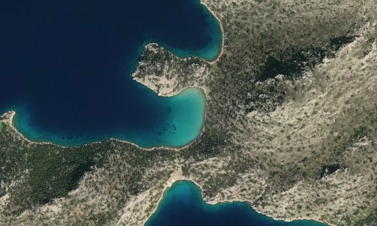 Flyfoto av Saksılı Koyu