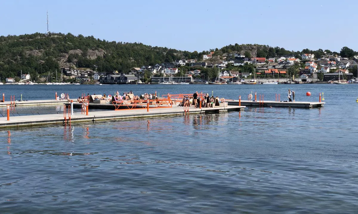 Det er badebrygger litt lenger ut i bryggeanlegget ved Sandefjord Miljømarina.