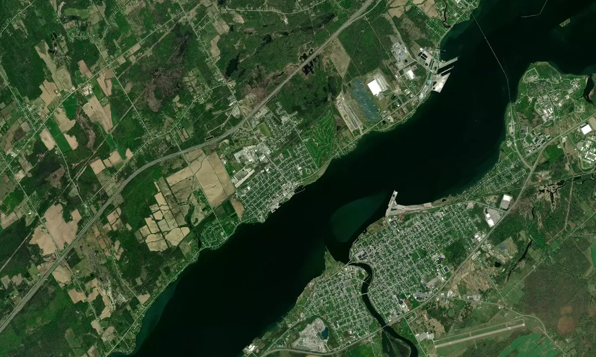 Flyfoto av Sandra S. Lawn Harbour (aka Prescott Marina)