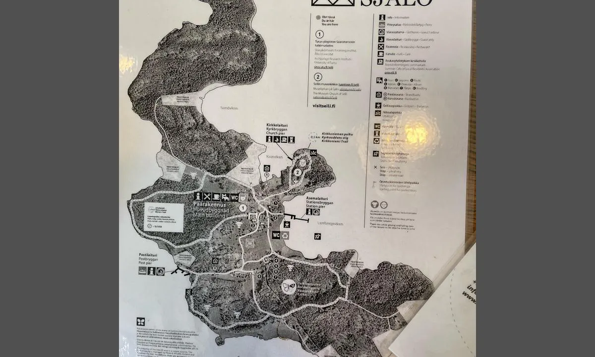 Seili Själö: {"base": "en", "no": "Kart over tjenester", "se": "Karta \u00f6ver Tj\u00e4nster", "en": "Map of Services", "da": "Kort over tjenester", "fr": "Carte des Services", "de": "Dienstleistungs\u00fcbersicht", "es": "Mapa de Servicios", "it": "Mappa dei Servizi", "pt": "Mapa de Servi\u00e7os", "nl": "Kaart van Diensten", "pl": "Mapa Us\u0142ug", "uk": "\u041a\u0430\u0440\u0442\u0430 \u043f\u043e\u0441\u043b\u0443\u0433", "ro": "Hart\u0103 a Serviciilor", "tr": "Hizmetler Haritas\u0131", "el": "\u03a7\u03ac\u03c1\u03c4\u03b7\u03c2 \u03a5\u03c0\u03b7\u03c1\u03b5\u03c3\u03b9\u03ce\u03bd", "cs": "Mapa slu\u017eeb", "hu": "Szolg\u00e1ltat\u00e1sok T\u00e9rk\u00e9pe", "fi": "Palvelukartta", "bg": "\u041a\u0430\u0440\u0442\u0430 \u043d\u0430 \u0443\u0441\u043b\u0443\u0433\u0438\u0442\u0435", "sr": "Karta Usluga", "et": "Teenuste kaart", "lv": "Pakalpojumu karte", "lt": "Paslaug\u0173 \u017eem\u0117lapis"}