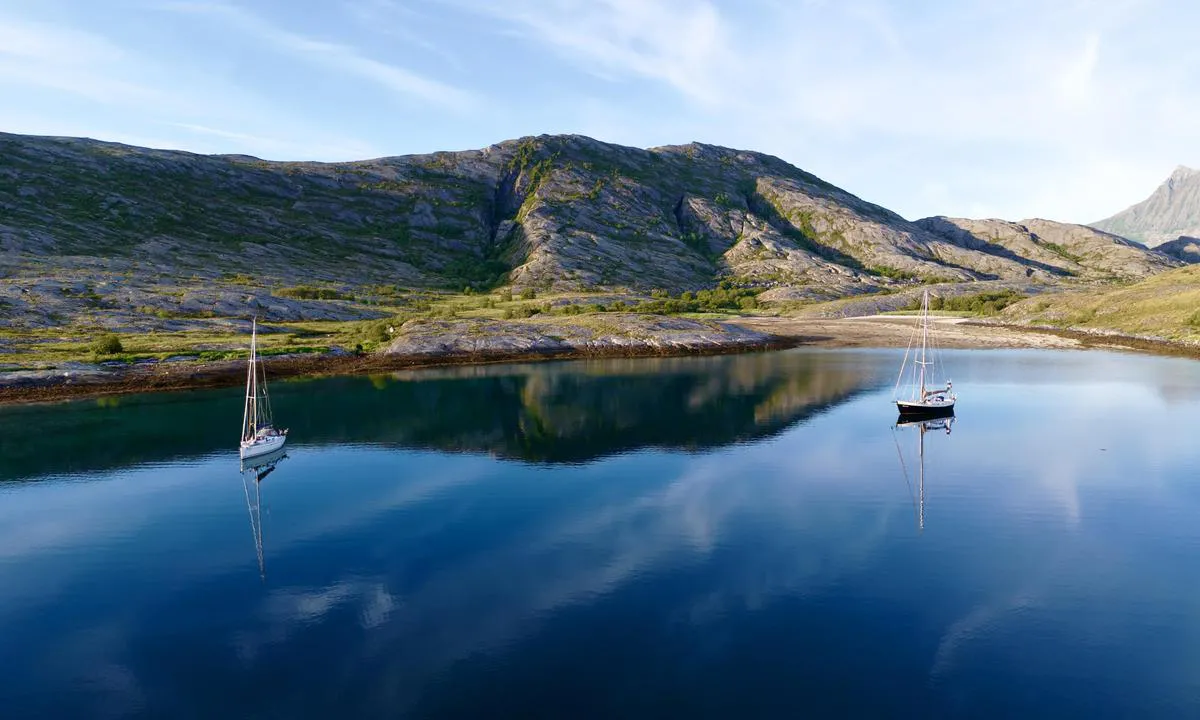 Selvågen: {"base": "no", "no": "Selv\u00e5gen p\u00e5 Fleina. Fotografert fra s\u00f8r.", "se": "Sj\u00e4lvv\u00e5gen p\u00e5 Fleina. Fotograferad fr\u00e5n s\u00f6der.", "en": "Selv\u00e5gen on Fleina. Photographed from the south.", "da": "Selvv\u00e5gen p\u00e5 Fleina. Fotograferet fra syd.", "fr": "Selv\u00e5gen \u00e0 Fleina. Photographie prise du sud.", "de": "Selv\u00e5gen auf Fleina. Fotografiert von S\u00fcden.", "es": "Selv\u00e5gen en Fleina. Fotografiado desde el sur.", "it": "Selv\u00e5gen a Fleina. Fotografato da sud.", "pt": "Selv\u00e5gen em Fleina. Fotografia tirada do sul.", "nl": "Selv\u00e5gen op Fleina. Gefotografeerd vanaf het zuiden.", "pl": "Selv\u00e5gen na Fleinie. Fotografia zrobiona z po\u0142udnia.", "uk": "\u0421\u0435\u043b\u0432\u043e\u0433\u0435\u043d \u043d\u0430 \u0424\u043b\u0435\u0439\u043d\u0456. \u0424\u043e\u0442\u043e\u0433\u0440\u0430\u0444\u0456\u044f \u0437 \u043f\u0456\u0432\u0434\u043d\u044f.", "ro": "Selv\u00e5gen pe Fleina. Fotografiat din sud.", "tr": "G\u00fcneyden \u00e7ekilmi\u015f Fleina'daki Selv\u00e5gen.", "el": "\u03a4\u03bf Selv\u00e5gen \u03c3\u03c4\u03bf Fleina. \u03a6\u03c9\u03c4\u03bf\u03b3\u03c1\u03b1\u03c6\u03b7\u03bc\u03ad\u03bd\u03bf \u03b1\u03c0\u03cc \u03c4\u03b1 \u03bd\u03cc\u03c4\u03b9\u03b1.", "cs": "Selv\u00e5gen na Fleina. Fotografov\u00e1no z jihu.", "hu": "Selv\u00e1gen Flein\u00e1n. D\u00e9li ir\u00e1nyb\u00f3l f\u00e9nyk\u00e9pezve.", "fi": "Selv\u00e5gen Fleinalla. Valokuvattu etel\u00e4st\u00e4.", "bg": "\u0417\u0430\u043b\u0438\u0432\u044a\u0442 \u0421\u0435\u043b\u0432\u043e\u0433\u0435\u043d \u043d\u0430 \u0424\u043b\u0435\u0439\u043d\u0430. \u0421\u043d\u0438\u043c\u0430\u043d \u043e\u0442 \u044e\u0433.", "sr": "Selvogen na Fileini. Fotografisano sa juga.", "et": "Selv\u00e5gen Fleinal. Pildistatud l\u00f5unast.", "lv": "Selv\u00e5g\u0113ns pie Fleinas. Fotograf\u0113ts no dienvidiem.", "lt": "Selv\u00e5gen prie Fleina. Nufotografuota i\u0161 piet\u0173."}