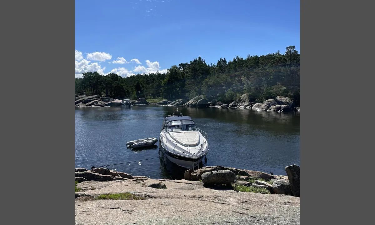 Singløya: Her ligger vi på ballen.