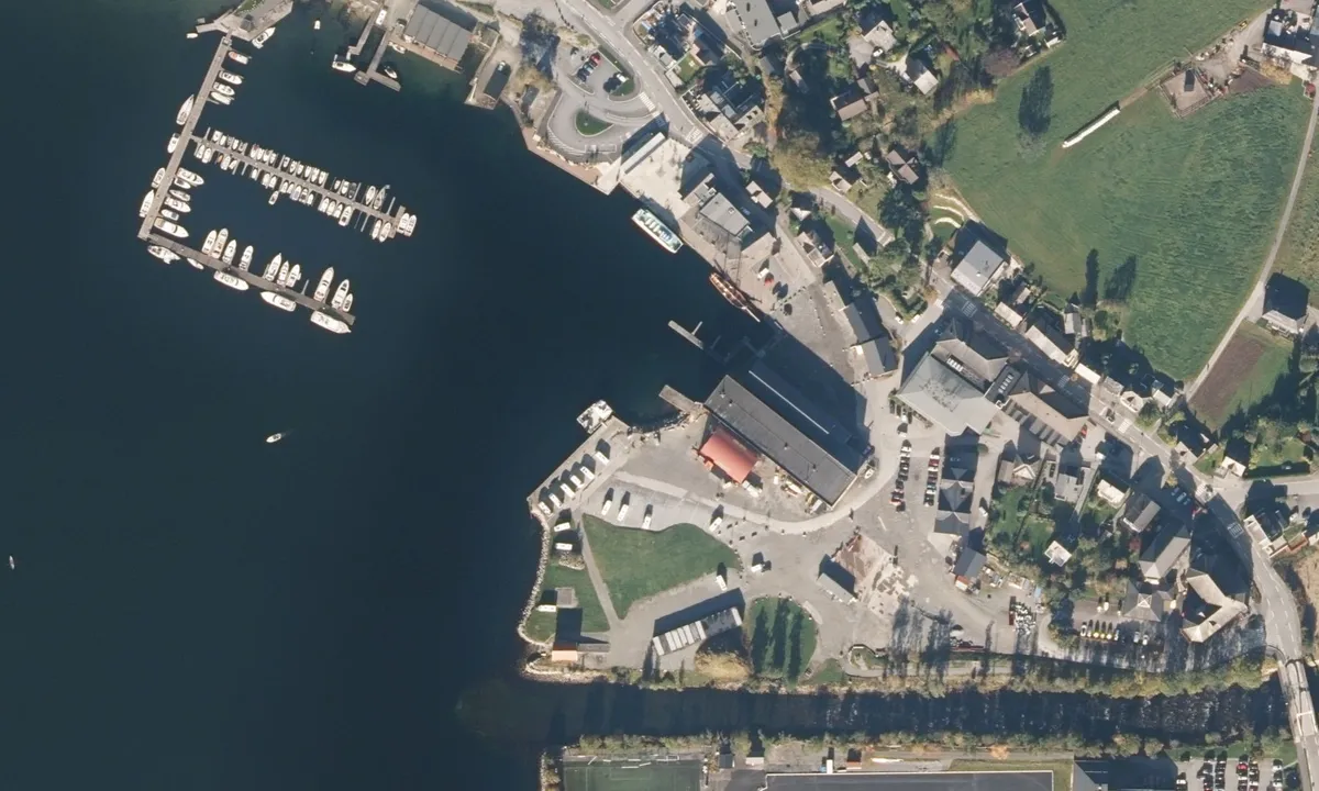 Flyfoto av Skålafjæro Båthamn