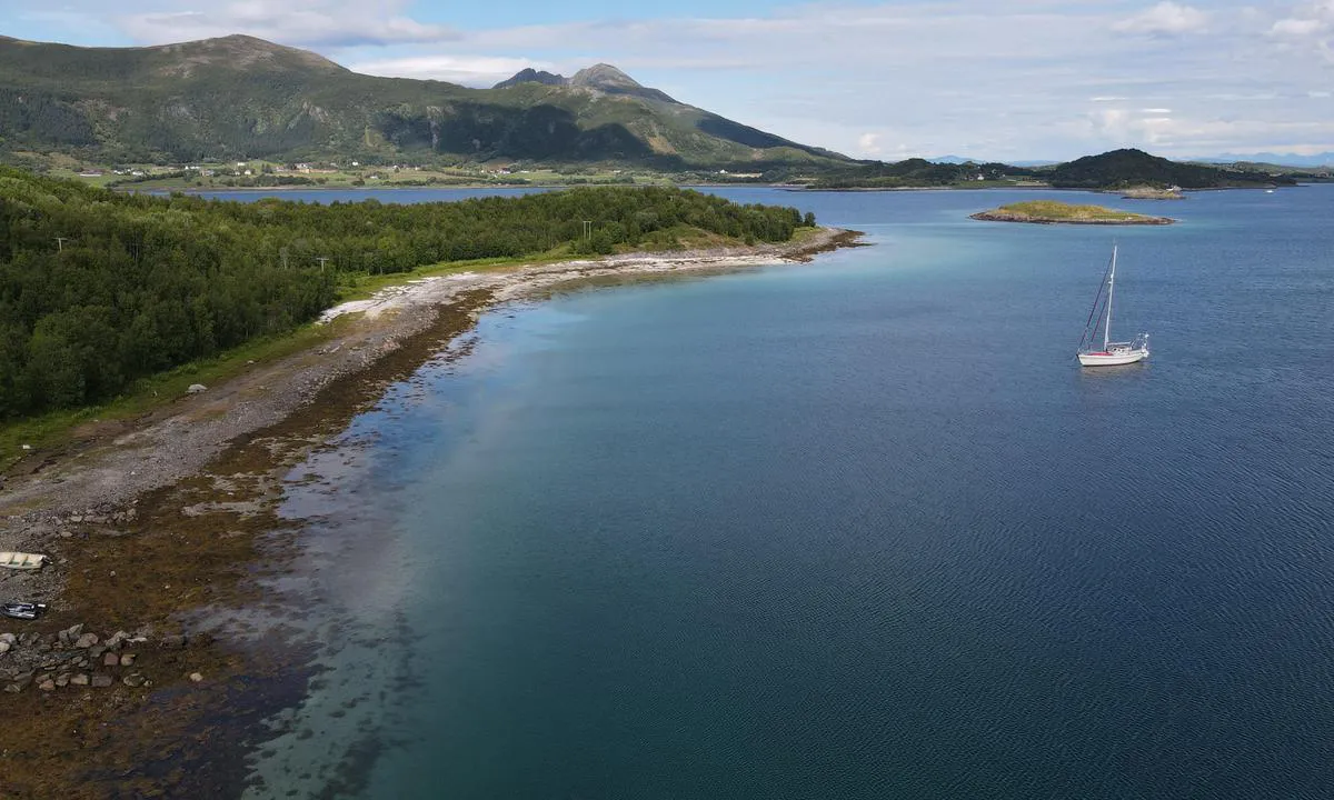 Skånlandsodden: Fin ankringsplass med dybder 7-15 m