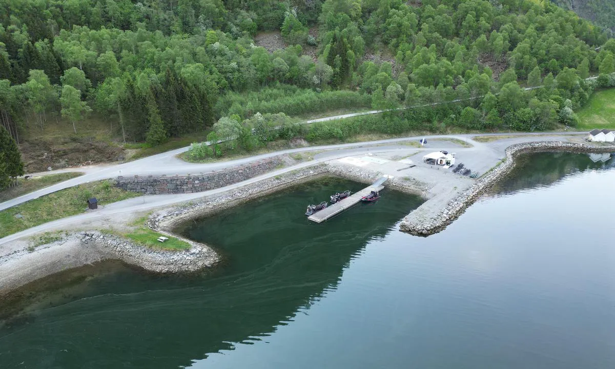 {"base": "en", "no": "Skjolden Havn", "se": "Skjolden Hamn", "en": "Skjolden Harbour", "da": "Skjolden Havn"}