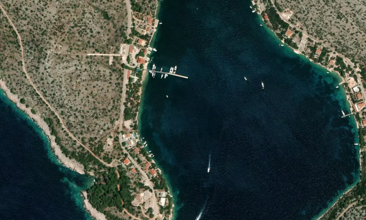 Flyfoto av Skrivena Luka