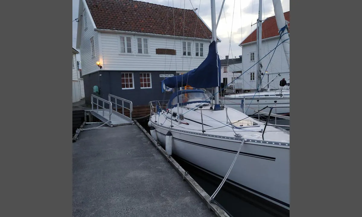 Skudeneshavn Gjestehavn - Karmøy: {"base": "no", "no": "Beste plassen p\u00e5 Norskekysten! 11. aug. 2021.", "se": "B\u00e4sta platsen p\u00e5 norska kusten! 11 aug. 2021.", "en": "Best place on the Norwegian coast! August 11, 2021.", "da": "Den bedste plads p\u00e5 Norges kyst! 11. aug. 2021.", "fr": "La meilleure place sur la c\u00f4te norv\u00e9gienne\u202f! 11 ao\u00fbt 2021.", "de": "Der beste Ort an der norwegischen K\u00fcste! 11. Aug. 2021.", "es": "\u00a1El mejor lugar en la costa de Noruega! 11 de agosto de 2021.", "it": "Il posto migliore sulla costa norvegese! 11 agosto 2021.", "pt": "O melhor lugar na costa da Noruega! 11 de agosto de 2021.", "nl": "De beste plaats aan de Noorse kust! 11 aug. 2021.", "pl": "Najlepsze miejsce na wybrze\u017cu Norwegii! 11. sierpnia 2021.", "uk": "\u041d\u0430\u0439\u043a\u0440\u0430\u0449\u0435 \u043c\u0456\u0441\u0446\u0435 \u043d\u0430 \u043d\u043e\u0440\u0432\u0435\u0437\u044c\u043a\u043e\u043c\u0443 \u0443\u0437\u0431\u0435\u0440\u0435\u0436\u0436\u0456! 11 \u0441\u0435\u0440\u043f\u043d\u044f 2021 \u0440\u043e\u043a\u0443.", "ro": "Cel mai bun loc de pe coasta norvegian\u0103! 11 aug. 2021.", "tr": "Norve\u00e7 k\u0131y\u0131s\u0131ndaki en iyi yer! 11 A\u011fustos 2021.", "el": "\u0397 \u03ba\u03b1\u03bb\u03cd\u03c4\u03b5\u03c1\u03b7 \u03c4\u03bf\u03c0\u03bf\u03b8\u03b5\u03c3\u03af\u03b1 \u03c3\u03c4\u03b7\u03bd \u03b1\u03ba\u03c4\u03ae \u03c4\u03b7\u03c2 \u039d\u03bf\u03c1\u03b2\u03b7\u03b3\u03af\u03b1\u03c2! 11 \u0391\u03c5\u03b3. 2021.", "cs": "Nejlep\u0161\u00ed m\u00edsto na norsk\u00e9m pob\u0159e\u017e\u00ed! 11. srp. 2021.", "hu": "A legjobb hely a norv\u00e9g tengerparton! 2021. aug. 11.", "fi": "Paras paikka Norjan rannikolla! 11. elok. 2021.", "bg": "\u041d\u0430\u0439-\u0434\u043e\u0431\u0440\u043e\u0442\u043e \u043c\u044f\u0441\u0442\u043e \u043d\u0430 \u043d\u043e\u0440\u0432\u0435\u0436\u043a\u043e\u0442\u043e \u043a\u0440\u0430\u0439\u0431\u0440\u0435\u0436\u0438\u0435! 11 \u0430\u0432\u0433\u0443\u0441\u0442 2021 \u0433.", "sr": "\u041d\u0430\u0458\u0431\u043e\u0459\u0435 \u043c\u0435\u0441\u0442\u043e \u043d\u0430 \u043d\u043e\u0440\u0432\u0435\u0448\u043a\u043e\u0458 \u043e\u0431\u0430\u043b\u0438! 11. \u0430\u0432\u0433\u0443\u0441\u0442\u0430 2021.", "et": "Parim koht Norra rannikul! 11. aug. 2021.", "lv": "Lab\u0101k\u0101 vieta Norv\u0113\u0123ijas piekrast\u0113! 2021. gada 11. augusts.", "lt": "Geriausia vieta Norvegijos pakrant\u0117je! 2021 m. rugpj\u016b\u010dio 11 d."}