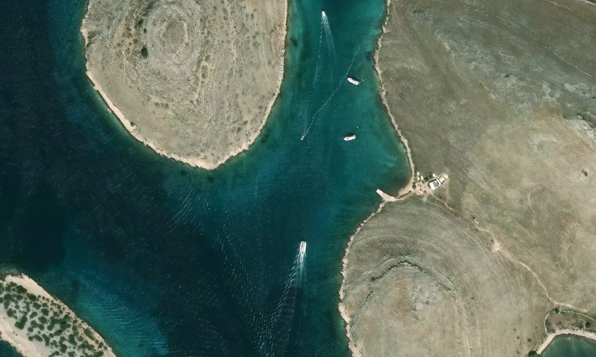 Satelite image of Smok