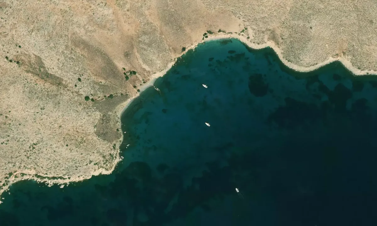 Flyfoto av Southern Pserimos/ Zephyr bay