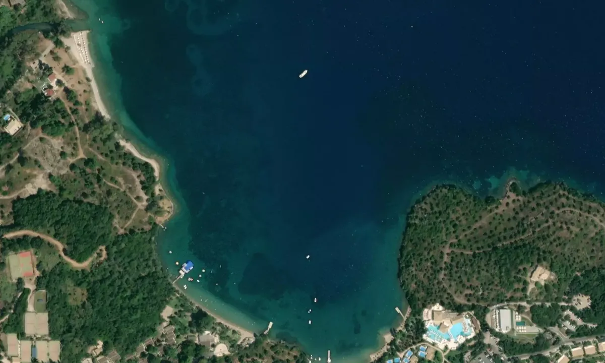 Flyfoto av Spilios Beach