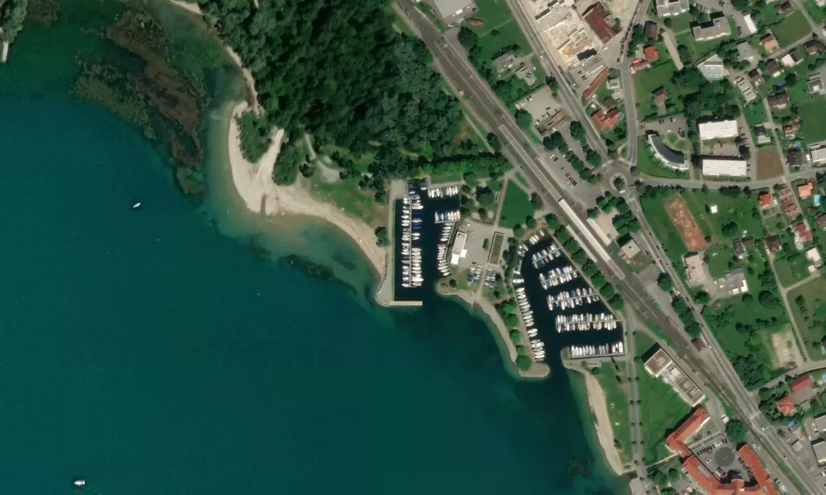 Flyfoto av Sporer Yatching