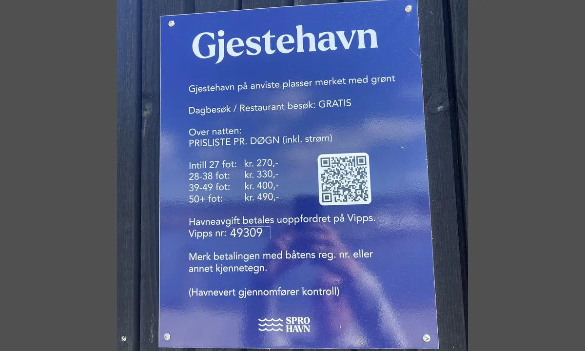 Spro Båthavn: {"base": "no", "no": "Gjelder nok 2026, bilde tatt 5. mai 2026", "se": "G\u00e4ller nog 2026, bild tagen 5 maj 2026", "en": "Valid as of 2026, picture taken May 5, 2026", "da": "G\u00e6lder nok 2026, billede taget 5. maj 2026", "fr": "Valable jusqu'en 2026, photo prise le 5 mai 2026", "de": "G\u00fcltig ab 2026, Bild aufgenommen am 5. Mai 2026", "es": "Aplica para 2026, foto tomada el 5 de mayo de 2026", "it": "Valido fino al 2026, immagine scattata il 5 maggio 2026", "pt": "Aplic\u00e1vel at\u00e9 2026, imagem tirada em 5 de maio de 2026", "nl": "Geldt voor 2026, foto genomen op 5 mei 2026", "pl": "Dotyczy roku 2026, zdj\u0119cie wykonano 5 maja 2026", "uk": "\u0410\u043a\u0442\u0443\u0430\u043b\u044c\u043d\u043e \u0434\u043e 2026 \u0440\u043e\u043a\u0443, \u0444\u043e\u0442\u043e \u0437\u0440\u043e\u0431\u043b\u0435\u043d\u043e 5 \u0442\u0440\u0430\u0432\u043d\u044f 2026 \u0440\u043e\u043a\u0443", "ro": "Valabil p\u00e2n\u0103 \u00een 2026, fotografie f\u0103cut\u0103 la 5 mai 2026", "tr": "2026 \u0130tibar\u0131yla ge\u00e7erlidir, foto\u011fraf 5 May\u0131s 2026'da \u00e7ekilmi\u015ftir", "el": "\u0399\u03c3\u03c7\u03cd\u03b5\u03b9 \u03bc\u03ad\u03c7\u03c1\u03b9 \u03c4\u03bf 2026, \u03b7 \u03c6\u03c9\u03c4\u03bf\u03b3\u03c1\u03b1\u03c6\u03af\u03b1 \u03c4\u03c1\u03b1\u03b2\u03ae\u03c7\u03c4\u03b7\u03ba\u03b5 \u03c3\u03c4\u03b9\u03c2 5 \u039c\u03b1\u0390\u03bf\u03c5 2026", "cs": "Plat\u00ed a\u017e do roku 2026, fotografie po\u0159\u00edzena 5. kv\u011btna 2026", "hu": "Val\u00f3sz\u00edn\u0171leg \u00e9rv\u00e9nyes 2026-ra, k\u00e9p k\u00e9sz\u00fclt: 2026. m\u00e1jus 5.", "fi": "Koskee luultavasti vuotta 2026, kuva otettu 5. toukokuuta 2026", "bg": "\u0412\u0430\u043b\u0438\u0434\u043d\u043e \u0437\u0430 2026 \u0433., \u0441\u043d\u0438\u043c\u043a\u0430 \u043d\u0430\u043f\u0440\u0430\u0432\u0435\u043d\u0430 \u043d\u0430 5 \u043c\u0430\u0439 2026 \u0433.", "sr": "Va\u017ei do 2026, slika snimljena 5. maja 2026.", "et": "Kehtib kuni 2026, pilt tehtud 5. mai 2026", "lv": "Tas b\u016bs sp\u0113k\u0101 l\u012bdz 2026. gadam, att\u0113ls uz\u0146emts 2026. gada 5. maij\u0101", "lt": "Galioja iki 2026, nuotrauka daryta 2026 m. gegu\u017e\u0117s 5 d."}
