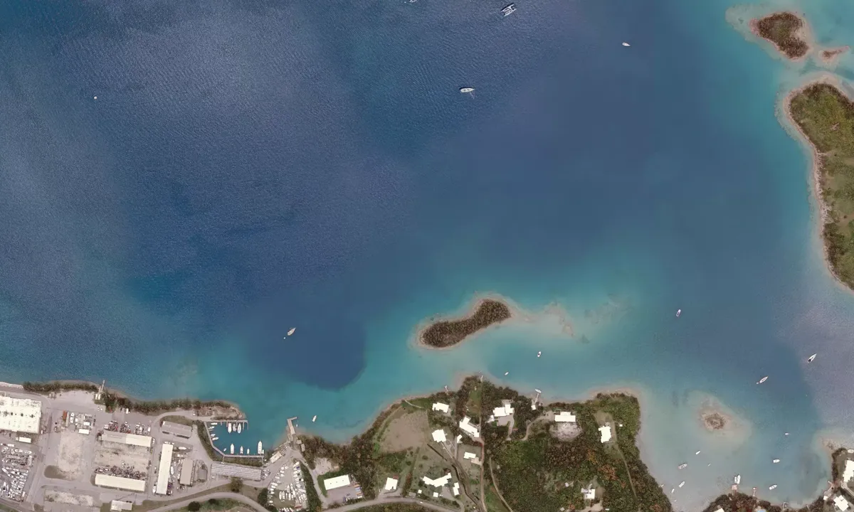 Flyfoto av St George's Bay Brook's Island