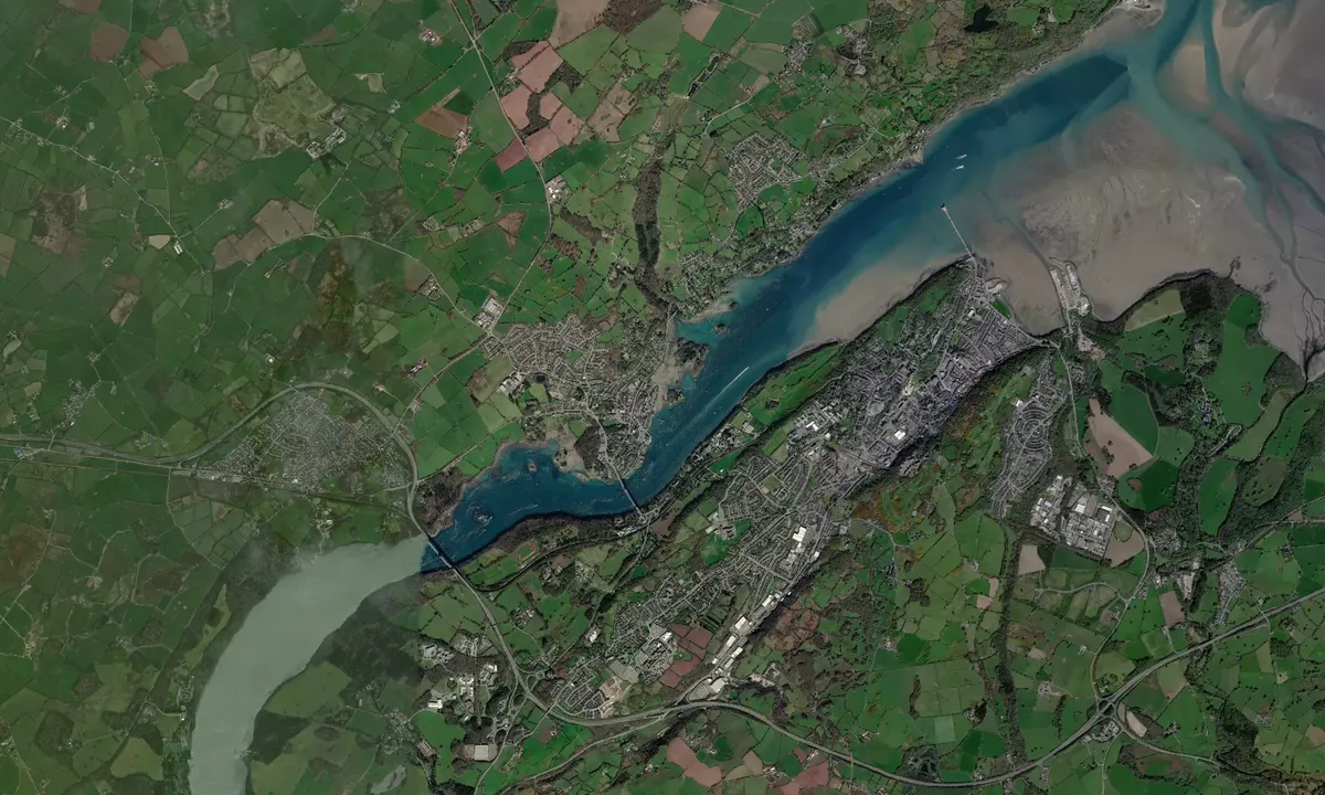 Flyfoto av St George's Pier, Menai Bridge