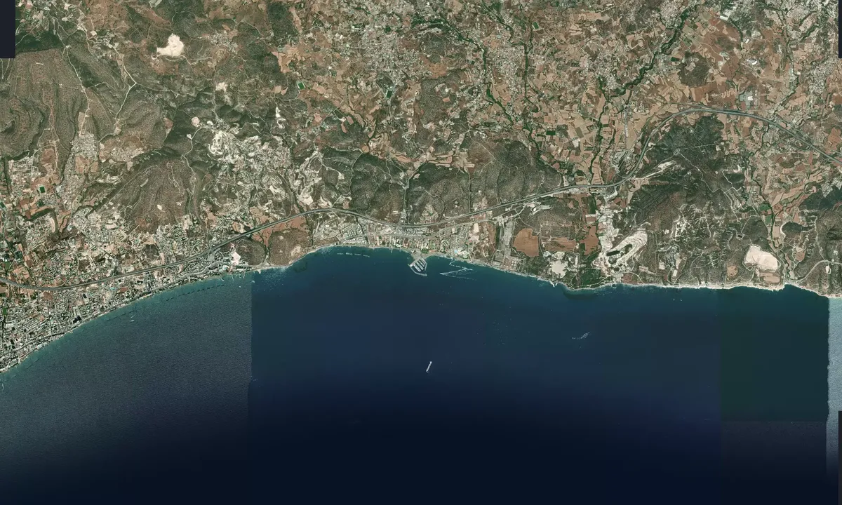 Flyfoto av St Raphael Marina - Pyrgos