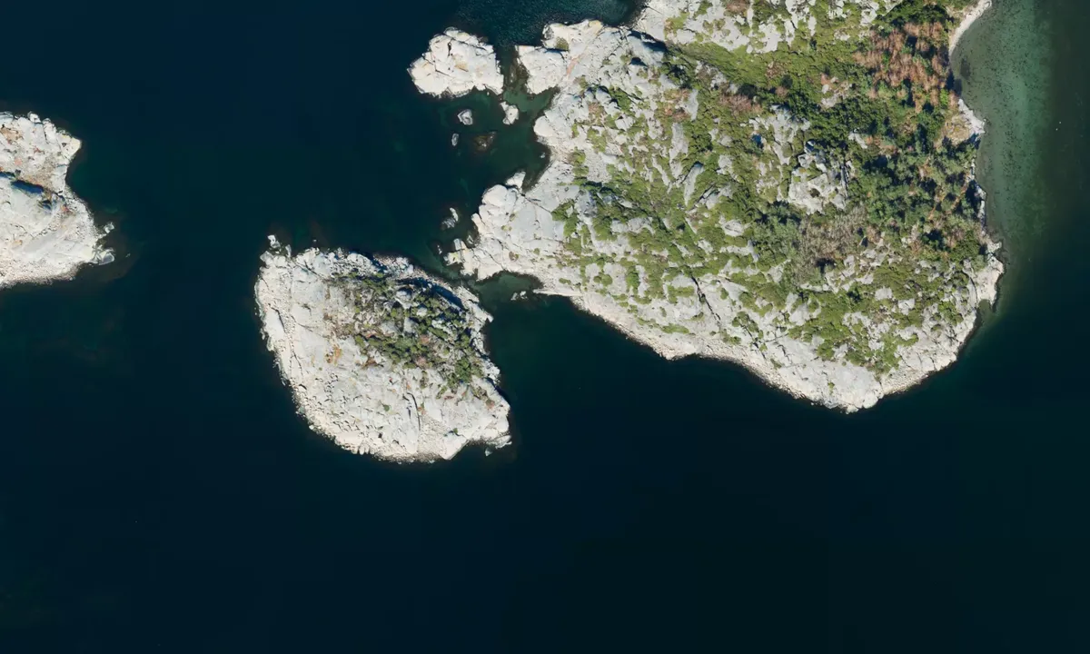 Flyfoto av Stora och Lilla Varholmen