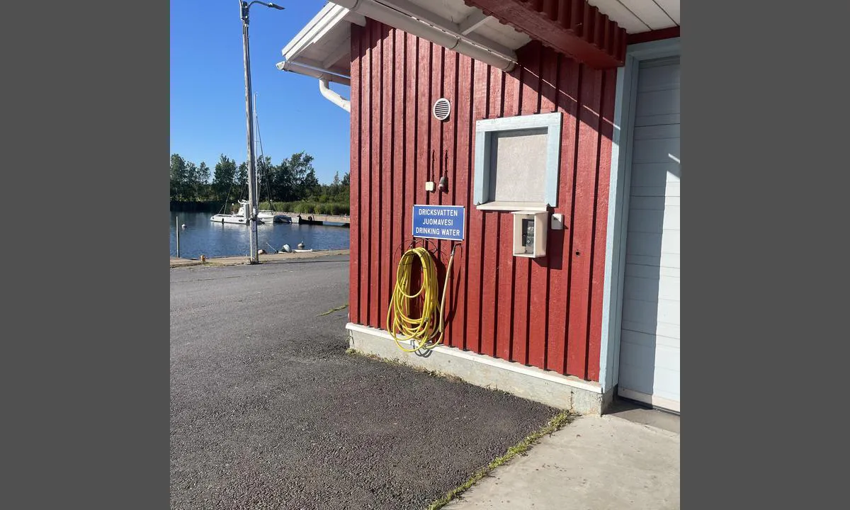 Storkorshamn: {"base": "en", "no": "Vann 1\u20ac/30ltr", "se": "Vatten 1\u20ac/30ltr", "en": "Water 1\u20ac/30ltr", "da": "Vand 1\u20ac/30ltr", "fr": "Eau 1\u20ac/30l", "de": "Wasser 1\u20ac/30ltr", "es": "Agua 1\u20ac/30ltr", "it": "Acqua 1\u20ac/30lt", "pt": "\u00c1gua 1\u20ac/30lt", "nl": "Water 1\u20ac/30ltr", "pl": "Woda 1\u20ac/30l", "uk": "\u0412\u043e\u0434\u0430 1\u20ac/30\u043b", "ro": "Ap\u0103 1\u20ac/30ltr", "tr": "Su 1\u20ac/30lt", "el": "\u039d\u03b5\u03c1\u03cc 1\u20ac/30ltr", "cs": "Voda 1\u20ac/30ltr", "hu": "V\u00edz 1\u20ac/30 ltr", "fi": "Vesi 1\u20ac/30ltr", "bg": "\u0412\u043e\u0434\u0430 1\u20ac/30\u043b", "sr": "Voda 1\u20ac/30ltr", "et": "Vesi 1\u20ac/30l", "lv": "\u016adens 1\u20ac/30ltr", "lt": "Vanduo 1\u20ac/30ltr"}