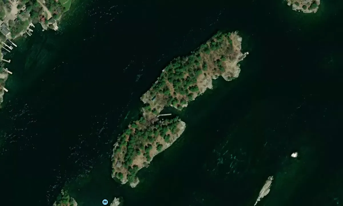 Satelite image of Stovin Island Centre Dock (Parks Canada)