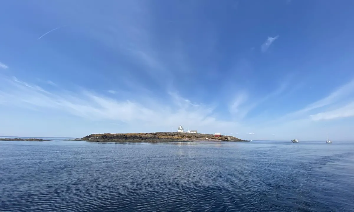 Struten fyr sett fra øst.