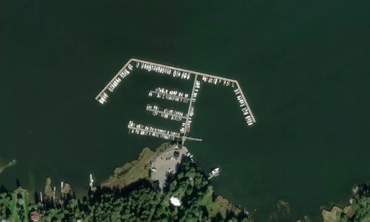 Flyfoto av Svinön venesatama