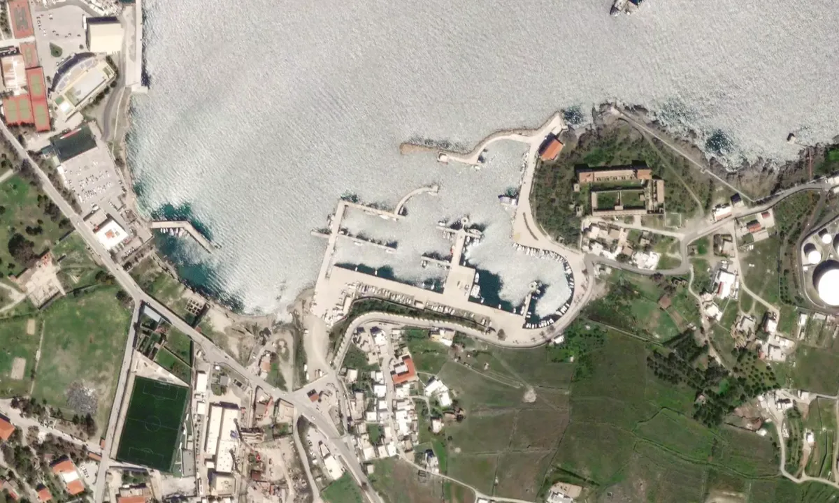 Flyfoto av Syros Marina
