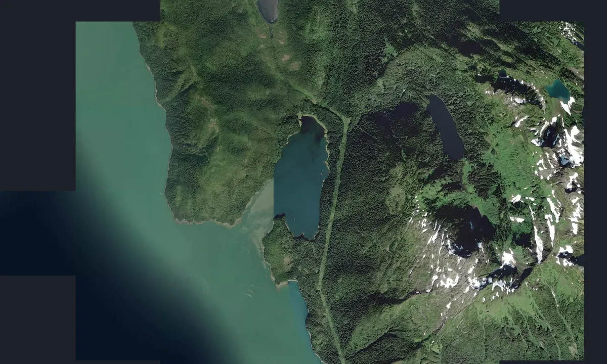 Flyfoto av Taku Harbor