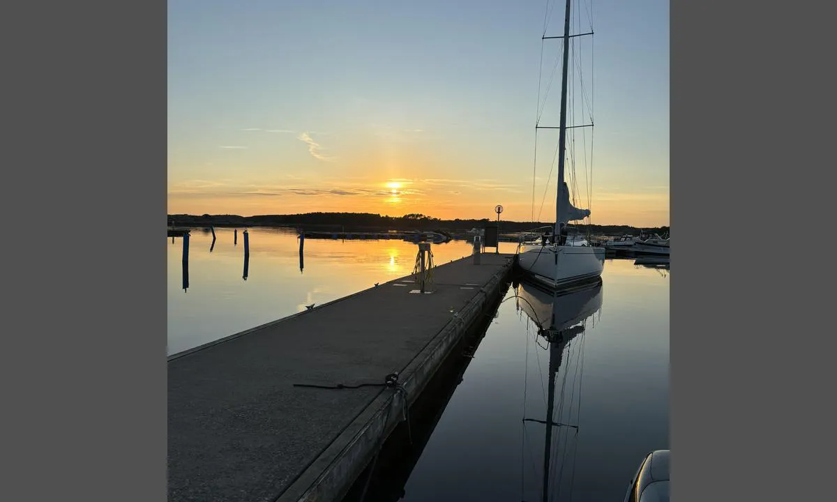 TanumStrand: {"base": "da", "no": "<p>Sensommeren 2024</p>", "se": "Sensommaren 2024", "en": "Late summer 2024", "da": "Sensommeren 2024", "fr": "Fin d'\u00e9t\u00e9 2024", "de": "Sp\u00e4tsommer 2024", "es": "Final del verano de 2024", "it": "Fine estate 2024", "pt": "Fim do ver\u00e3o 2024", "nl": "Laatzomer 2024", "pl": "P\u00f3\u017ane lato 2024", "uk": "\u041a\u0456\u043d\u0435\u0446\u044c \u043b\u0456\u0442\u0430 2024", "ro": "Sf\u00e2r\u0219itul verii 2024", "tr": "Ge\u00e7 yaz 2024", "el": "\u03a4\u03ad\u03bb\u03b7 \u03ba\u03b1\u03bb\u03bf\u03ba\u03b1\u03b9\u03c1\u03b9\u03bf\u03cd 2024", "cs": "Pozdn\u00ed l\u00e9to 2024", "hu": "2024 k\u00e9s\u0151 nyara", "fi": "Loppukes\u00e4 2024", "bg": "\u041a\u044a\u0441\u043d\u043e \u043b\u044f\u0442\u043e 2024", "sr": "Kraj leta 2024", "et": "Hiline suvi 2024", "lv": "V\u0113l\u0101 vasara 2024", "lt": "V\u0117lyva vasara 2024"}