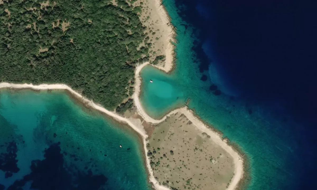 Flyfoto av Tarej Beach