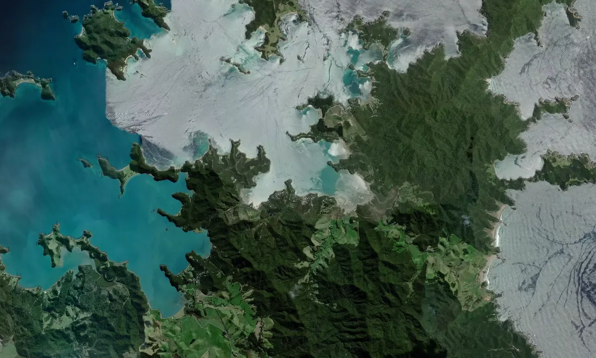 Flyfoto av Te Uenga Bay