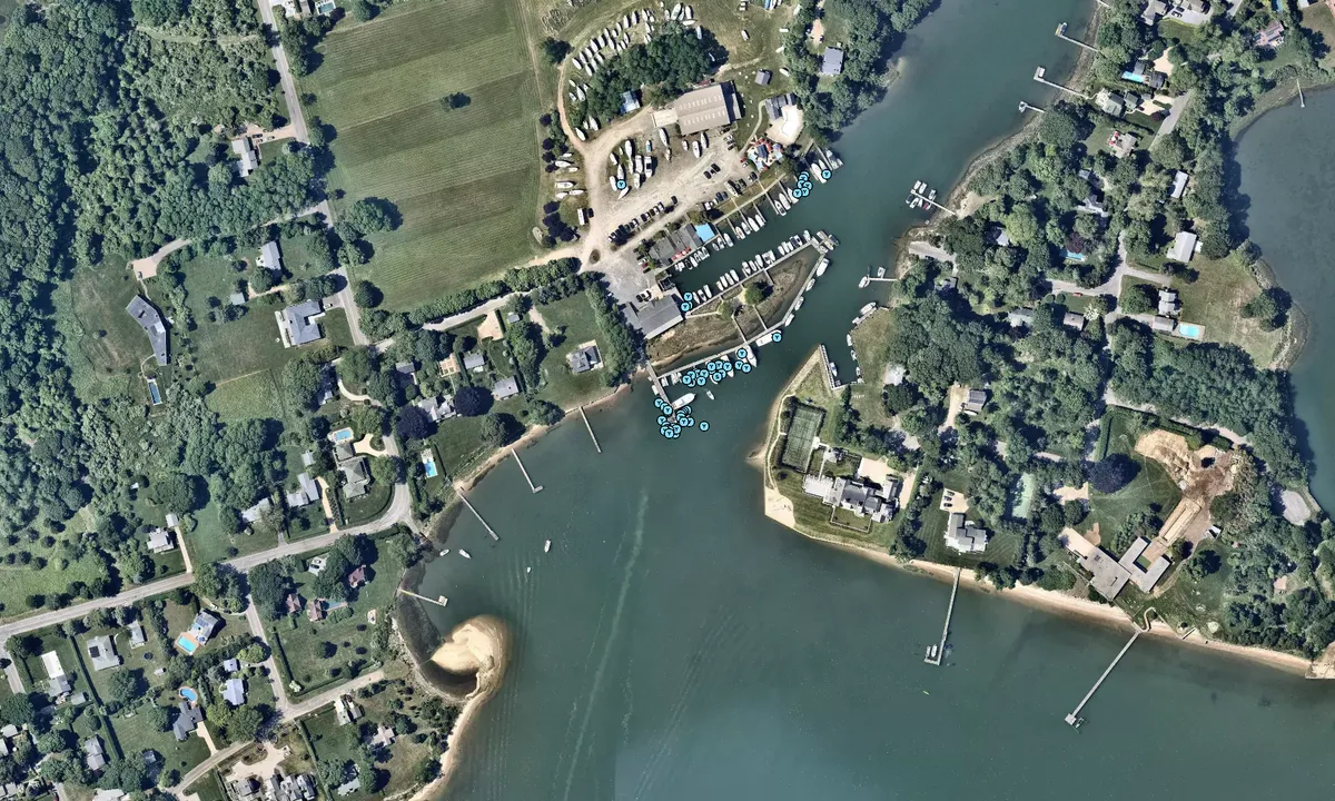 Flyfoto av The Island Boatyard and Marina