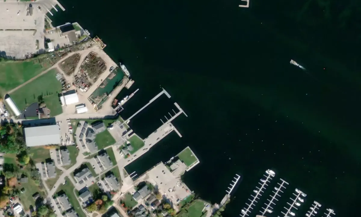 Flyfoto av The Yacht harbor LLC