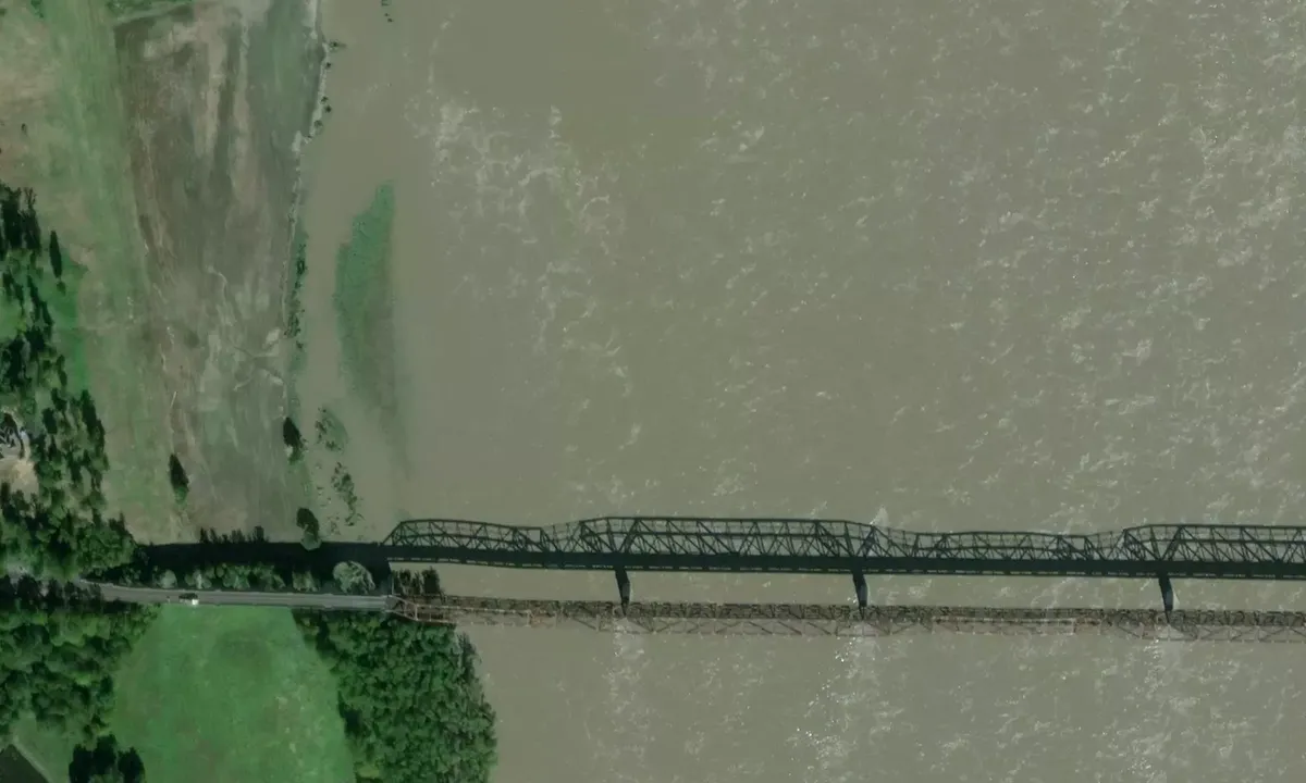Satelite image of Thebes Bridge North
