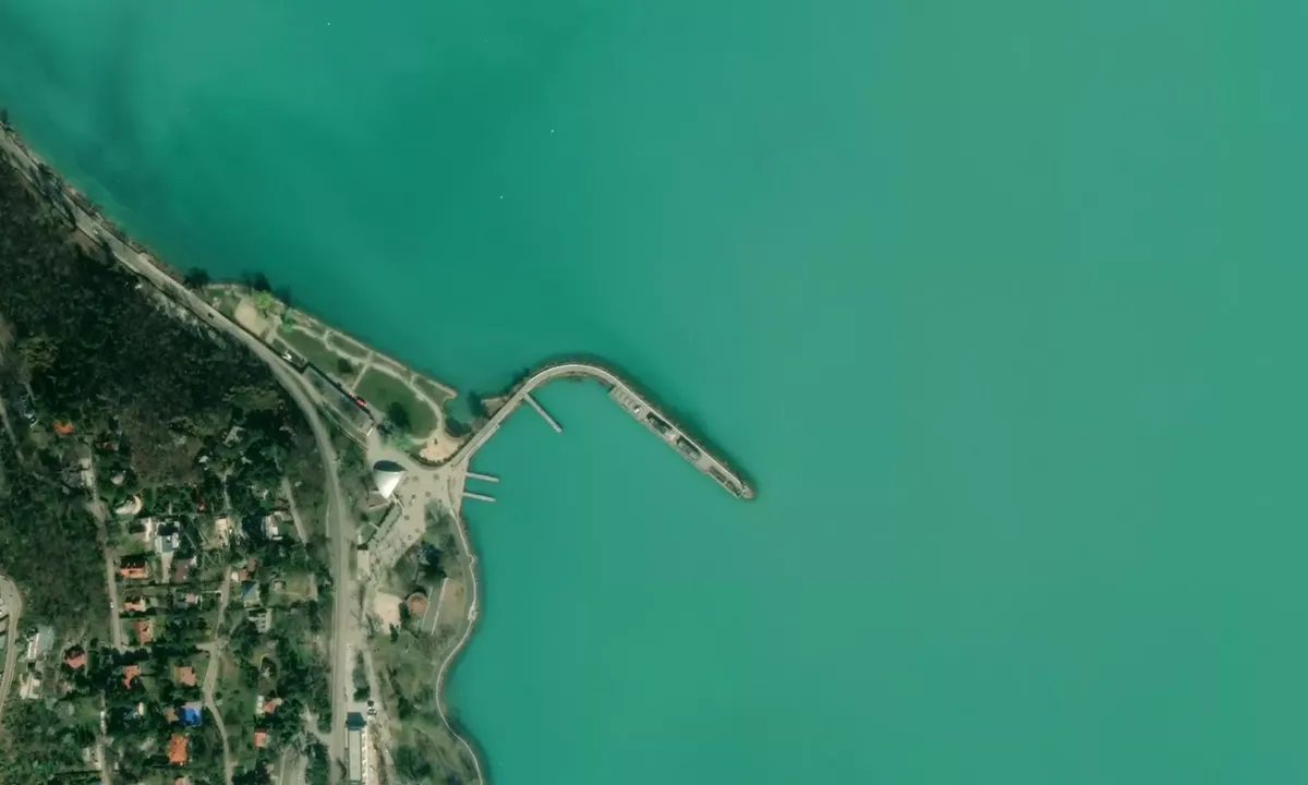 Flyfoto av Tihanyi Móló