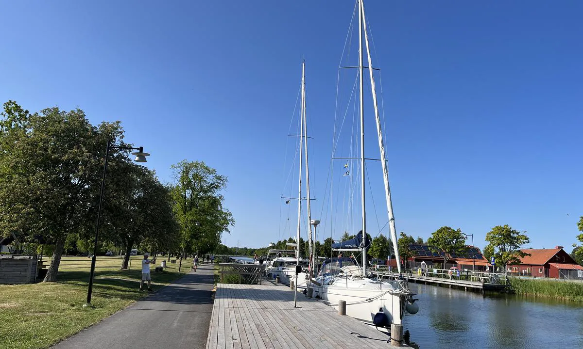 Töreboda: Flotte gjestebrygger! Lett å legge til.