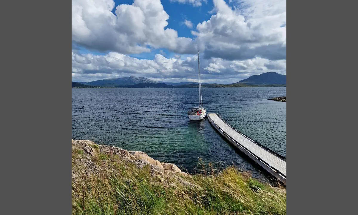 Torghatten Camping: Veldig utsatt for syd og sydvestlige vinder.